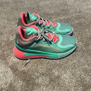 D Rose adidas basketball shoe in very good condition
